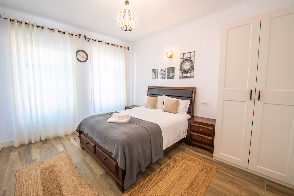 FLH - Old Town Suites - Cu Vedere Spre Centru si Tampa